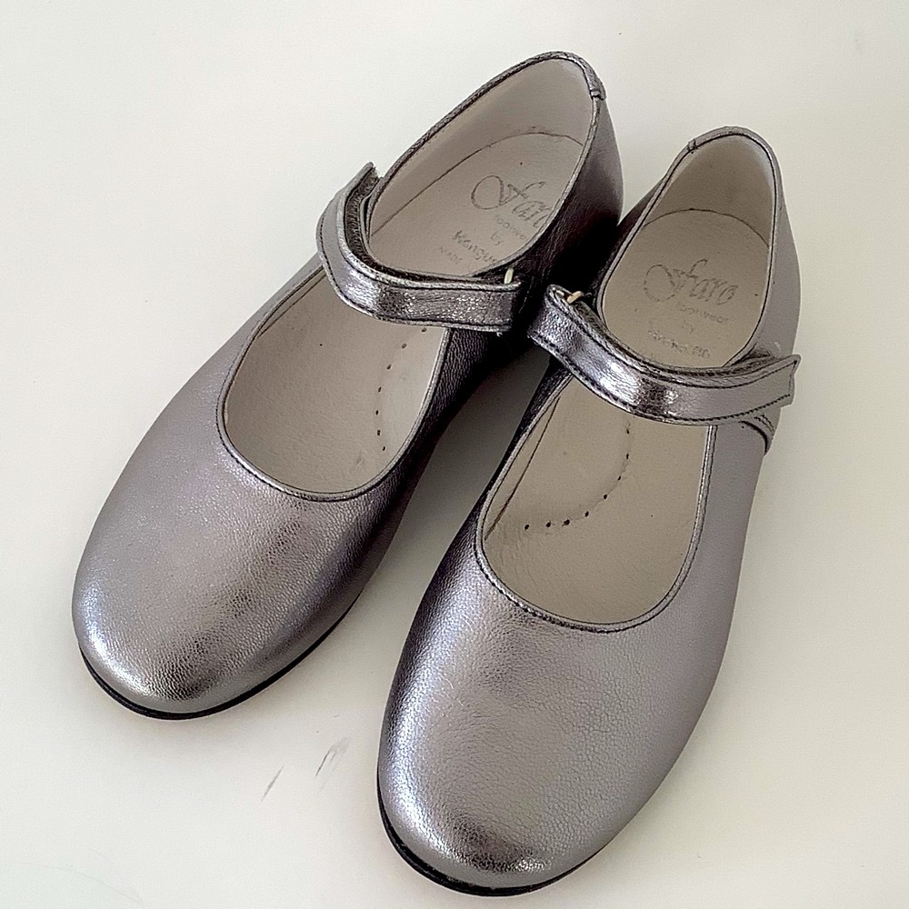 Faro Gunmetal leather Mary Jane Runs small NWT US 12 and 1